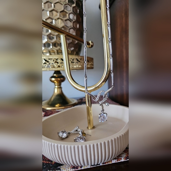 Necklace set. - Picture 2 of 8